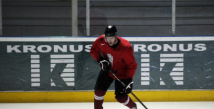 Foto: Znaroks un Vītoliņš vada pirmo ledus treniņu