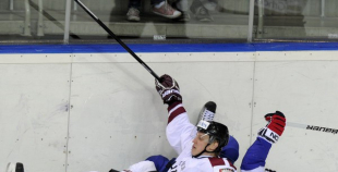 Foto: Latvija ar 4:1 uzvar Franciju