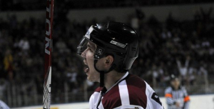 Foto: Latvija ar 3:2 uzvar Baltkrieviju