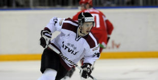 Foto: Latvija atkārtoti uzvar Baltkrieviju