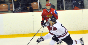 U-20 izlases hokejisti zaudē Krievijai