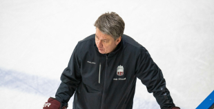 FOTO: Latvijas hokeja izlase gatavojas Pekinas olimpiskajām spēlēm