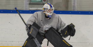 FOTO: Latvijas izlase pilnā sastāvā "slīpē" vairākumu