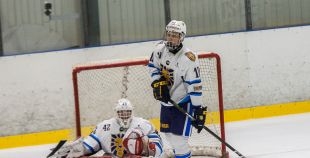 FOTO: "MOGO" ar rezultātu 7:0 sagrauj "Rīga" jaunos hokejistus 