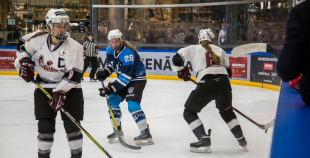 Vakar tika aizvadīta pirmā "Optibet" Baltijas sieviešu hokeja čempionāta spēle starp SHK "Laima" un "L&L Hope"