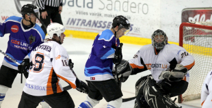 Ozolnieki pagarina uzvaras sēriju