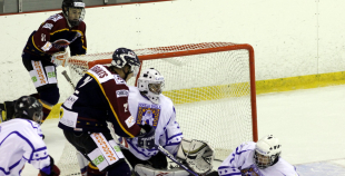 HS Rīga derbijā pārliecinošu uzvaru svin LSPA