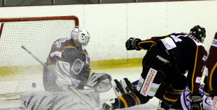 HS Rīga derbijā pārliecinošu uzvaru svin LSPA