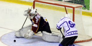 HS Rīga derbijā pārliecinošu uzvaru svin LSPA