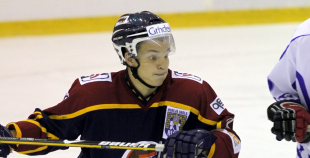 HS Rīga derbijā pārliecinošu uzvaru svin LSPA