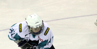 Bērnu hokejs uz Volvo ledus