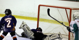 Bērnu hokejs uz Volvo ledus