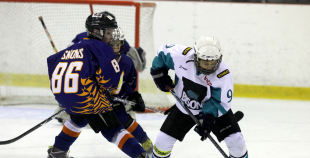 Bērnu hokejs uz Volvo ledus