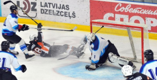 Ozolnieki rezultatīvā spēlē pārspēj SMScredit.lv