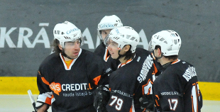 Divās dienās divas uzvaras