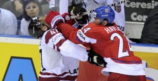 Latvija čempionātu sāk ar cienīgu zaudējumu čehiem