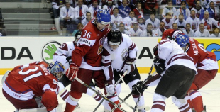 Latvija čempionātu sāk ar cienīgu zaudējumu čehiem