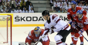 Latvija čempionātu sāk ar cienīgu zaudējumu čehiem