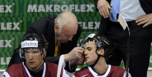 Latvijai zaudējums pēcspēles metienu sērijā