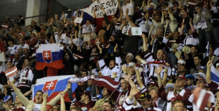 Latvijai zaudējums pēcspēles metienu sērijā