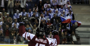 Latvijai zaudējums pēcspēles metienu sērijā