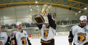 In memoriam. Kārlis Skrastiņš 1974-2011