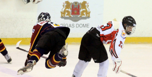 HS "Rīga/Prizma" spraigā cīņā apspēlē Elektrēnu "Energija"