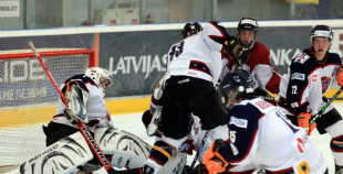 Saspringtā spēlē "HS Rīga/Prizma" apspēlē HK "Juniors"