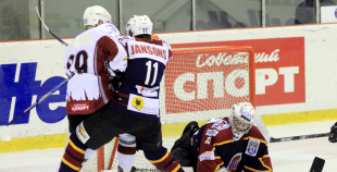 "Juniors" viesos uzveic "HS Rīga/Prizma"