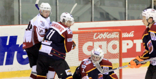 "Juniors" viesos uzveic "HS Rīga/Prizma"