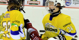 Bērnu hokejs uz "Volvo" ledus