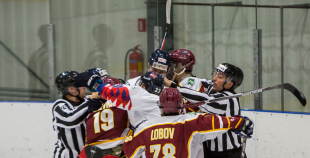 HS "Rīga" ar 4:3 negaidīti uzvar čempionvienību "Kurbads", "Prizma" turpina uzvaras gājienu 