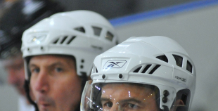 Vecie buki vēl grauž ledu