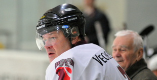 Vecie buki vēl grauž ledu