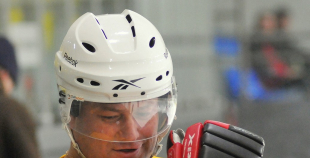 Vecie buki vēl grauž ledu