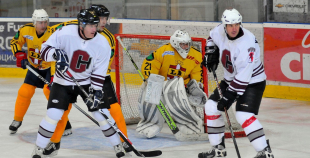 Vecie buki vēl grauž ledu