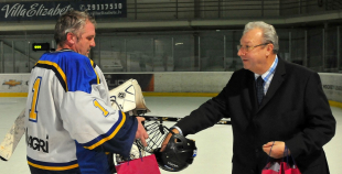 Vecie buki vēl grauž ledu