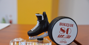 Jēkabpilī atklāta izstāde "Latvijas hokejam - 80"