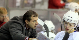 "Juniors" pēcspēles metienos uzveic "Prizmu"