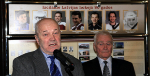 Saeimā atklāta izstāde „Latvijas hokejam - 80”