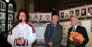 Saeimā atklāta izstāde „Latvijas hokejam - 80”