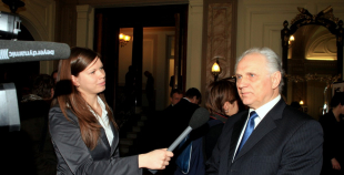 Saeimā atklāta izstāde „Latvijas hokejam - 80”