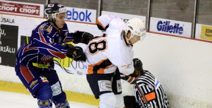 "SMScredit.lv" apspēlē "HS Rīga/Prizma" un pakāpjas uz otro vietu.