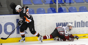 "SMScredit.lv" "bullīšos" apspēlē HK "Rīga-95"