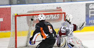 "SMScredit.lv" "bullīšos" apspēlē HK "Rīga-95"