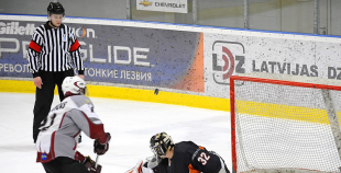 "SMScredit.lv" "bullīšos" apspēlē HK "Rīga-95"