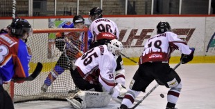 HK "Juniors" uzvar  bullīšos un tiek tālāk