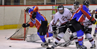 HK "Juniors" uzvar  bullīšos un tiek tālāk