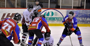 HK "Juniors" uzvar  bullīšos un tiek tālāk