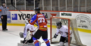 HK "Juniors" uzvar  bullīšos un tiek tālāk